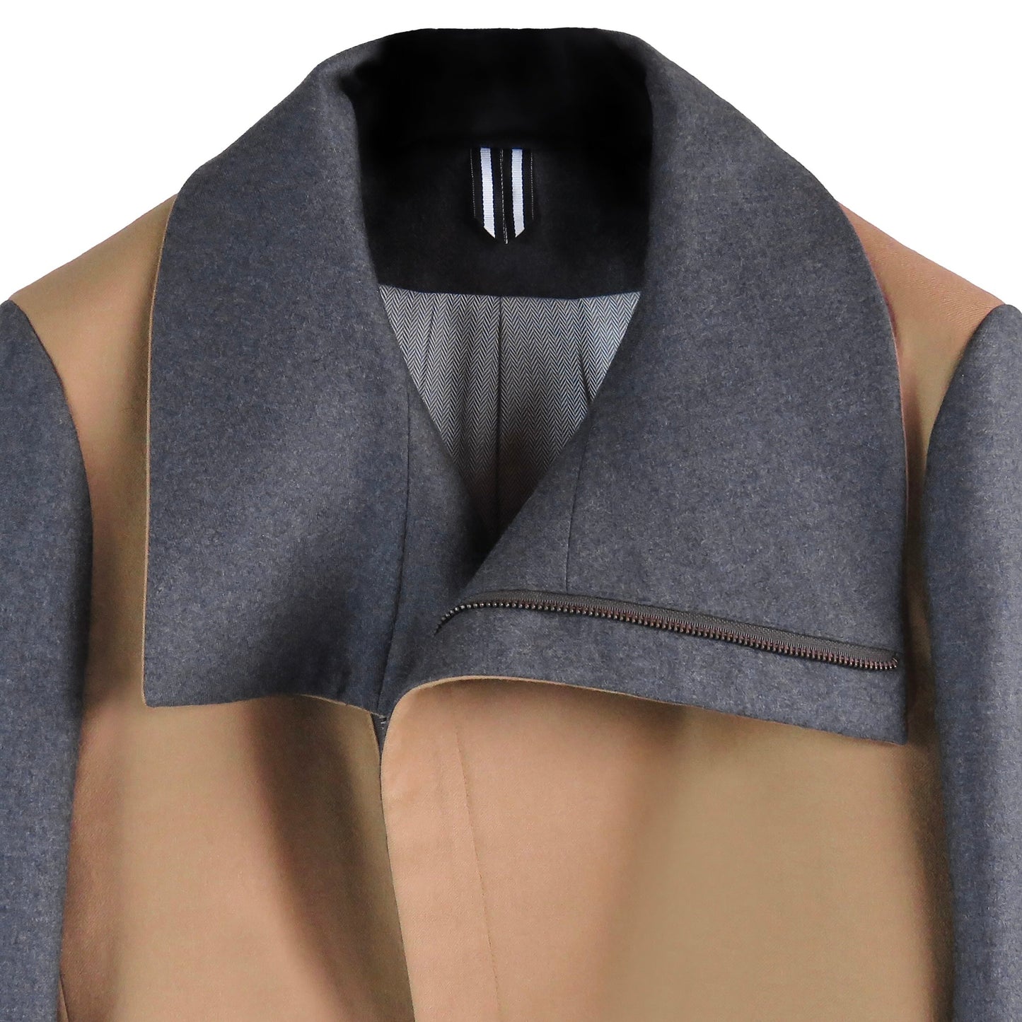 Chaqueta Larga Camel con Solapa Asimétrica