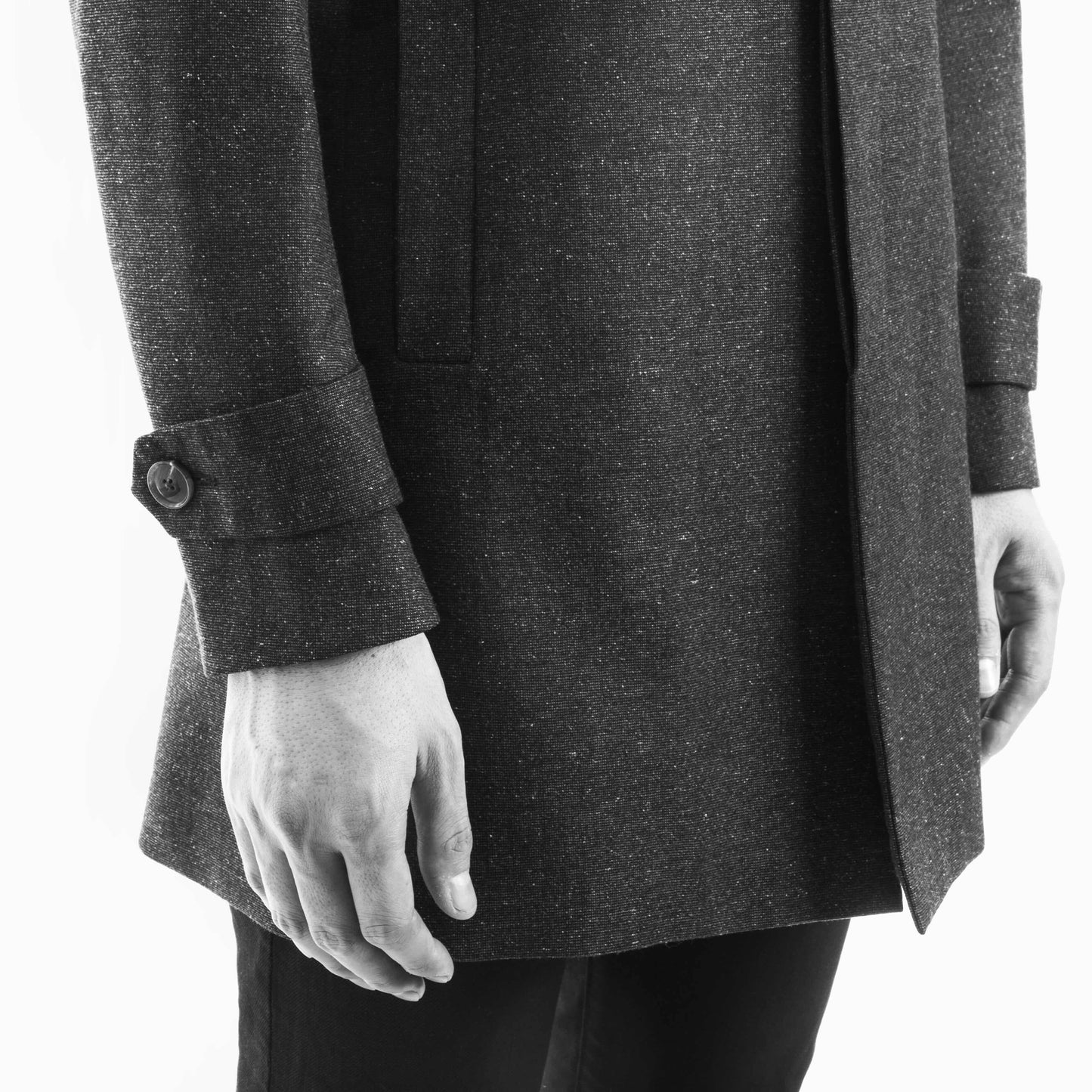 Abrigo Marrón con Nep de Seda y Frente Oculto