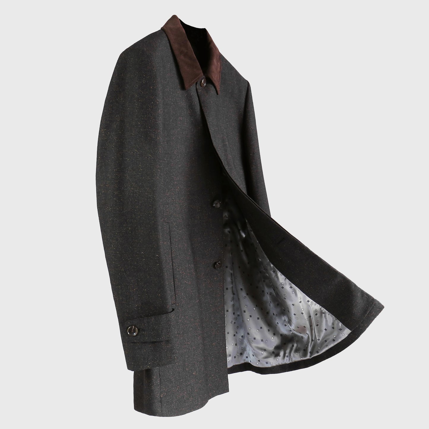 Abrigo Marrón con Nep de Seda y Frente Oculto