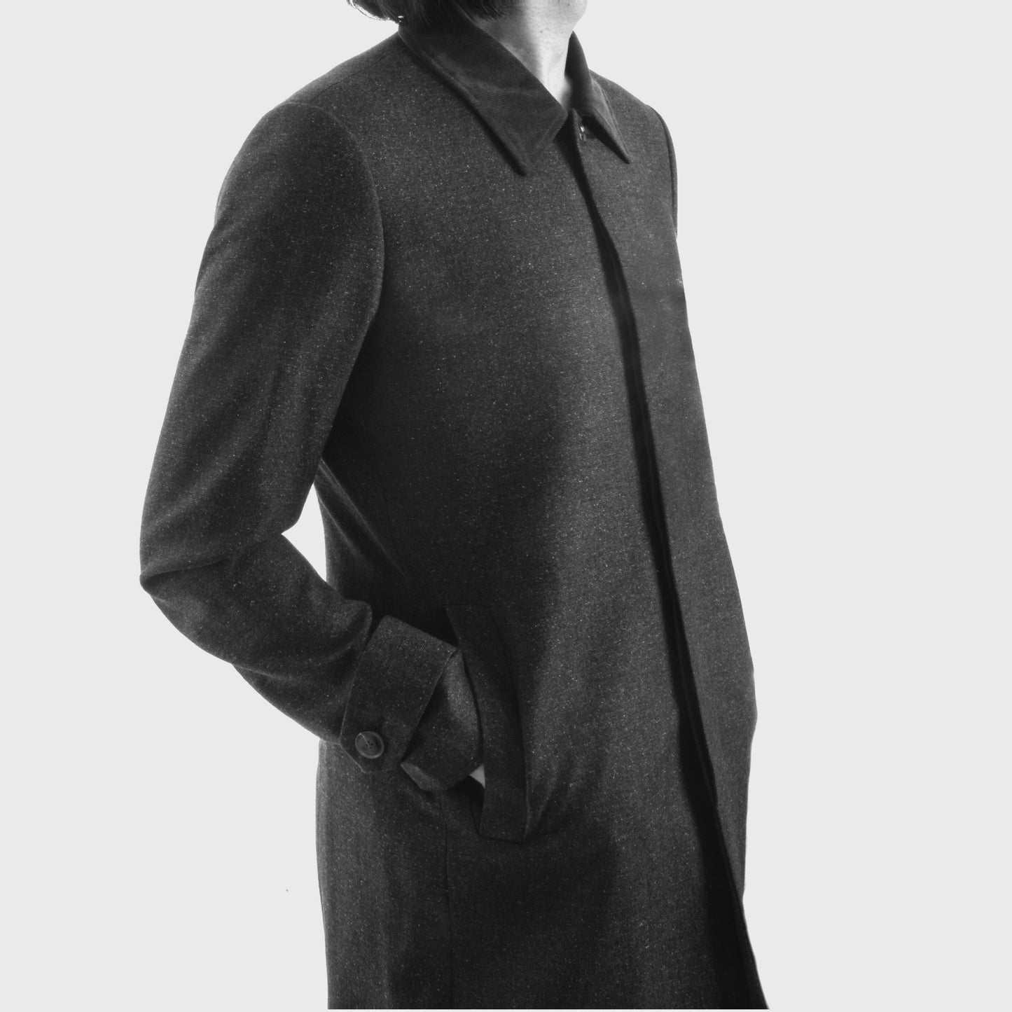 Abrigo Marrón con Nep de Seda y Frente Oculto